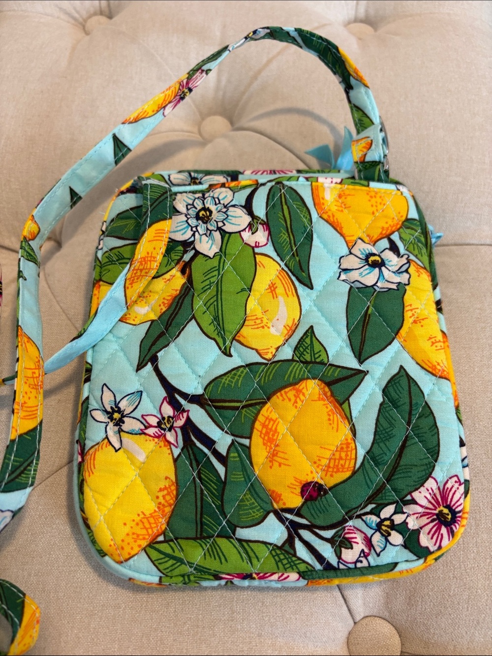 Vera Bradley Aqua Quilted Crossbody with Lemon & Floral Print NWOT - Picture 4 of 4